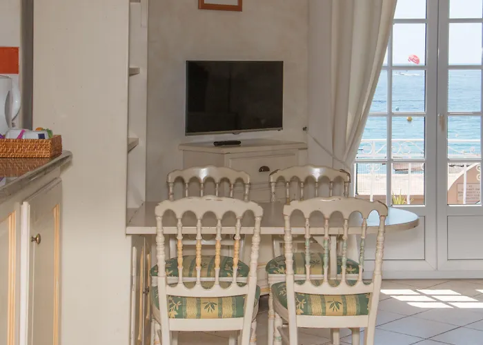 Ξενοδοχείο & La 3*